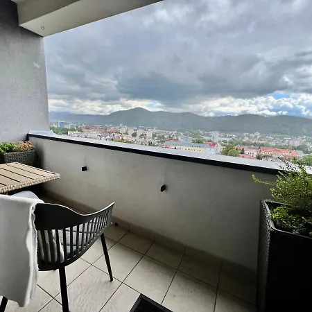 Appartamento Bl Luxury Apartment, 24hr Self Check-in, Free Private Garage Parking, Panoramic Views From Balcony, 5 Minute Walk To Center Banská Bystrica