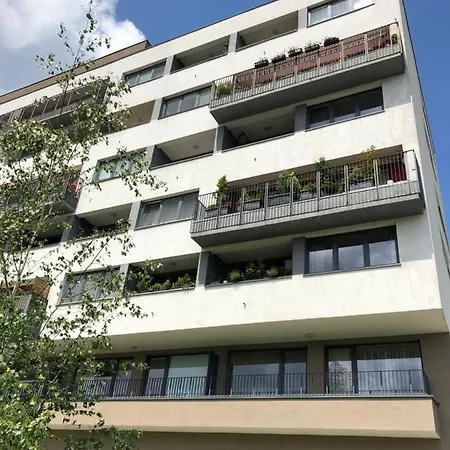 Bl Luxury Apartment, 24hr Self Check-in, Free Private Garage Parking, Panoramic Views From Balcony, 5 Minute Walk To Center *